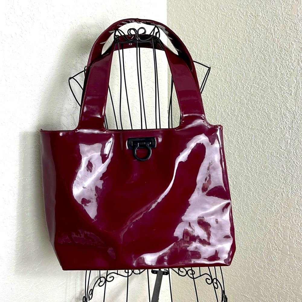 SALVATORE FERRAGAMO LARGE WINE LEATHER TOTE PURSE